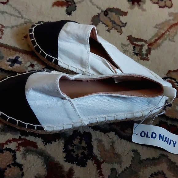 Old Navy Other - Old navy Cotton/leather Slip on kids,girls